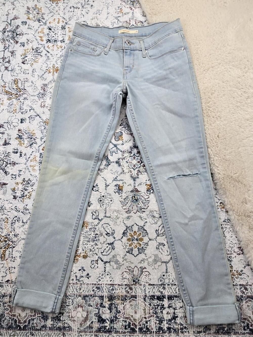 Levi’s 524” Skinny Light Wash Denim Jeans Women 27